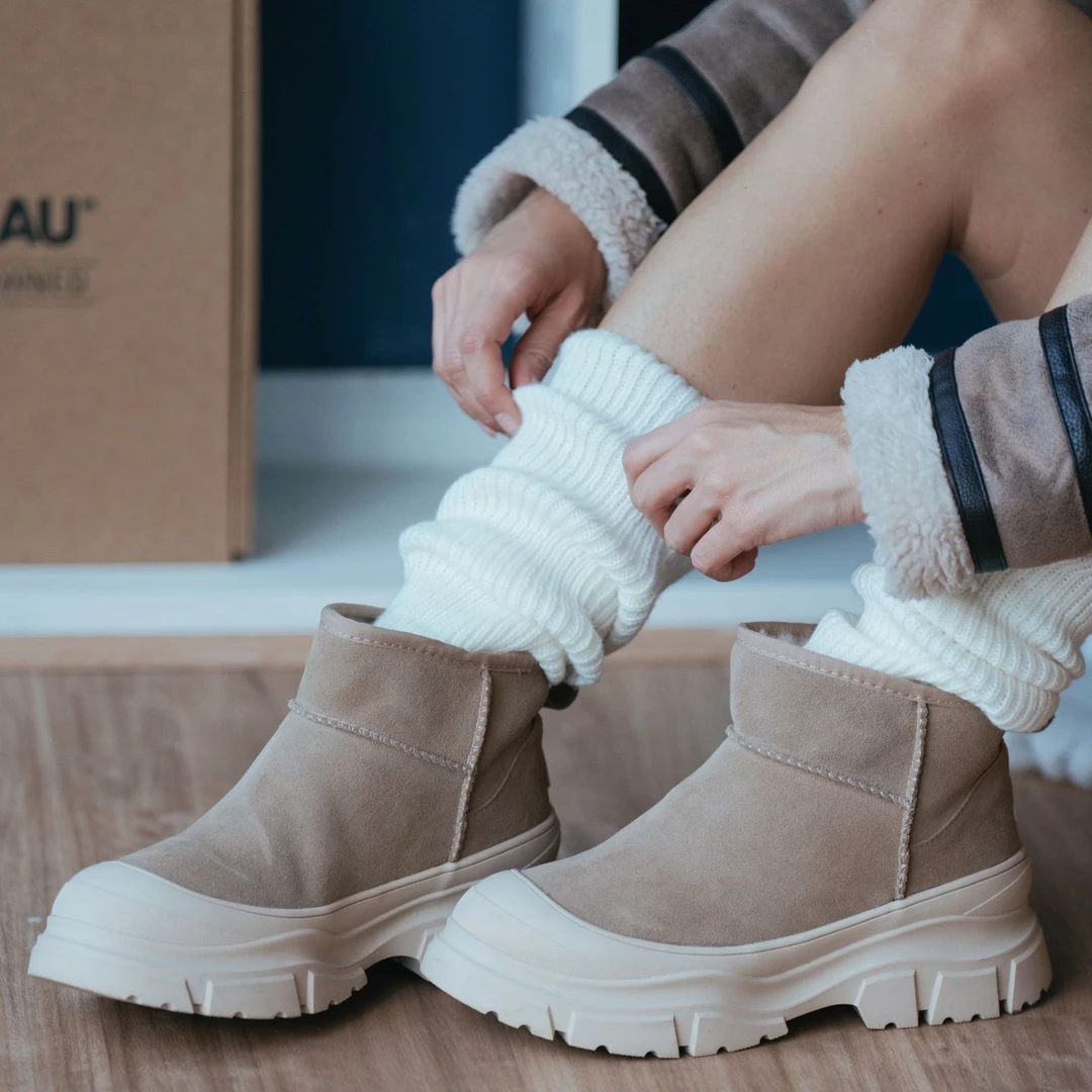 EVERAU厚底短筒雪地靴女2025冬季新款户外保暖羊毛马丁靴EA3174