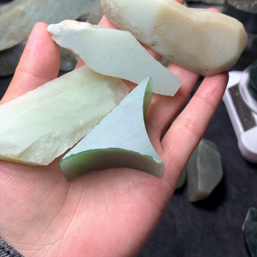 和田玉（糖玉）边角未镶嵌༼****a