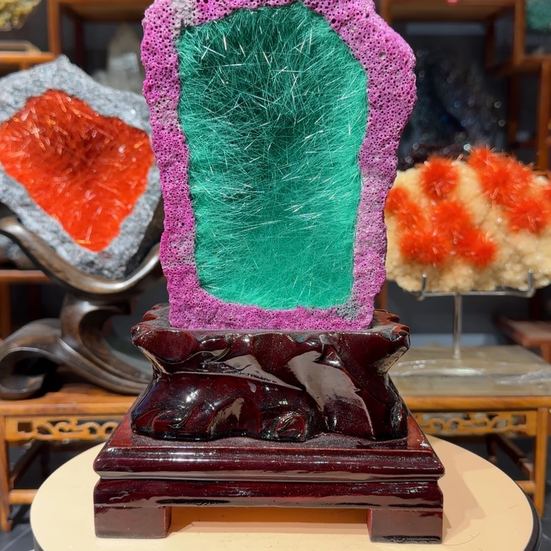 周***刚石材巴西红刚玉发晶