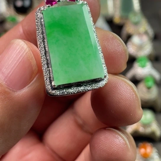 未镶嵌定制翡翠牌子