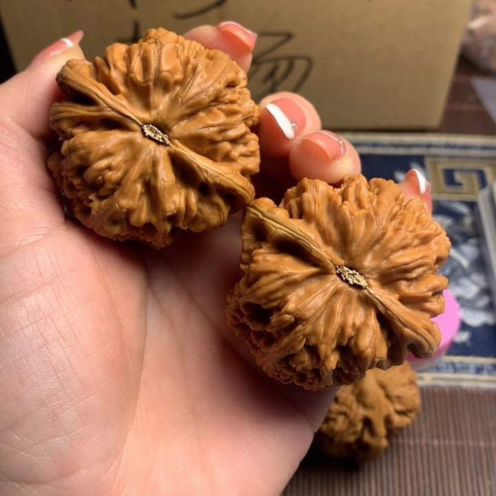 吊坠文玩核桃还**风粗筋