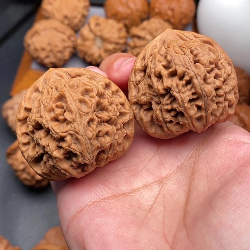 【闪购商品】文玩核桃把件水龙纹