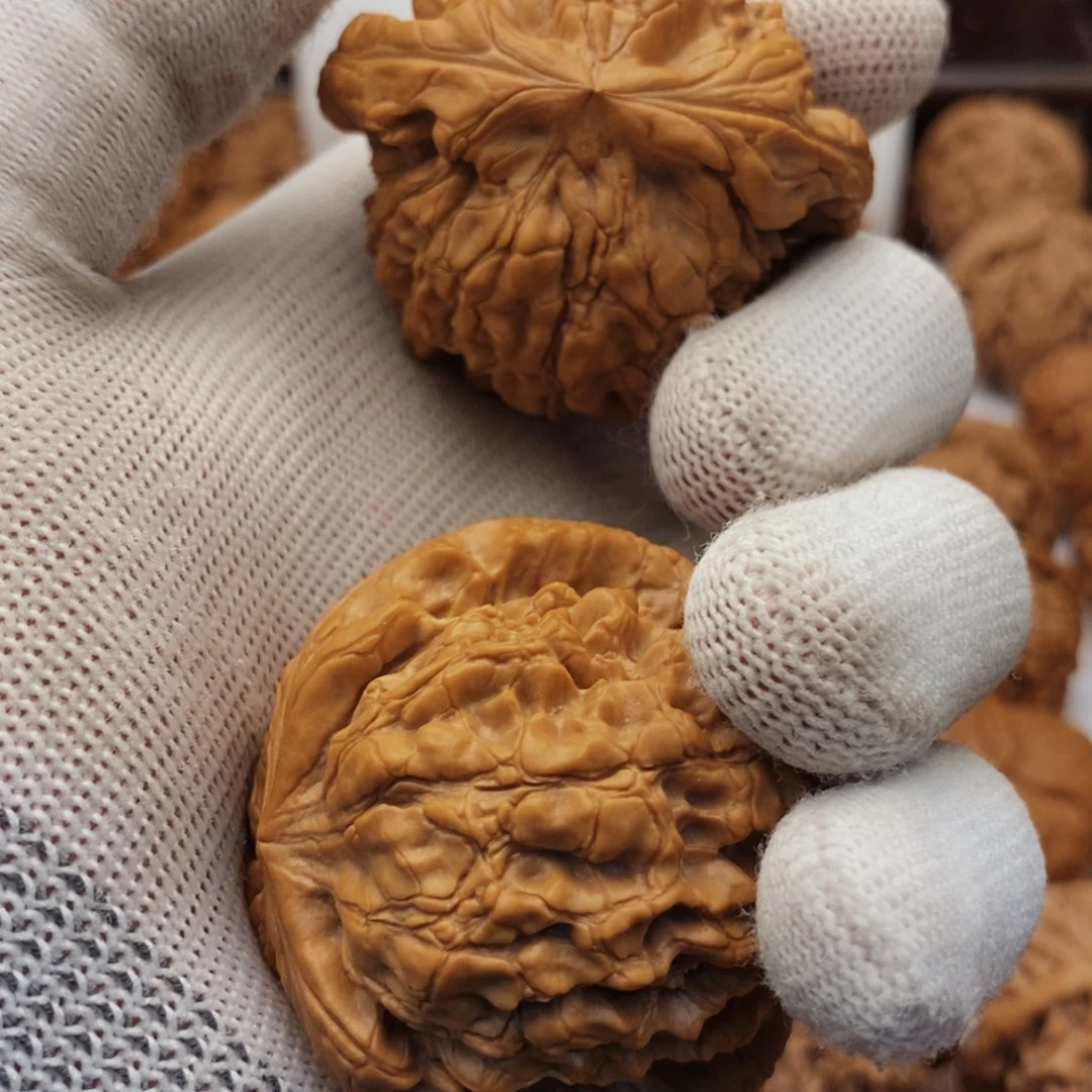 文玩核桃吊坠月****J龙鼎