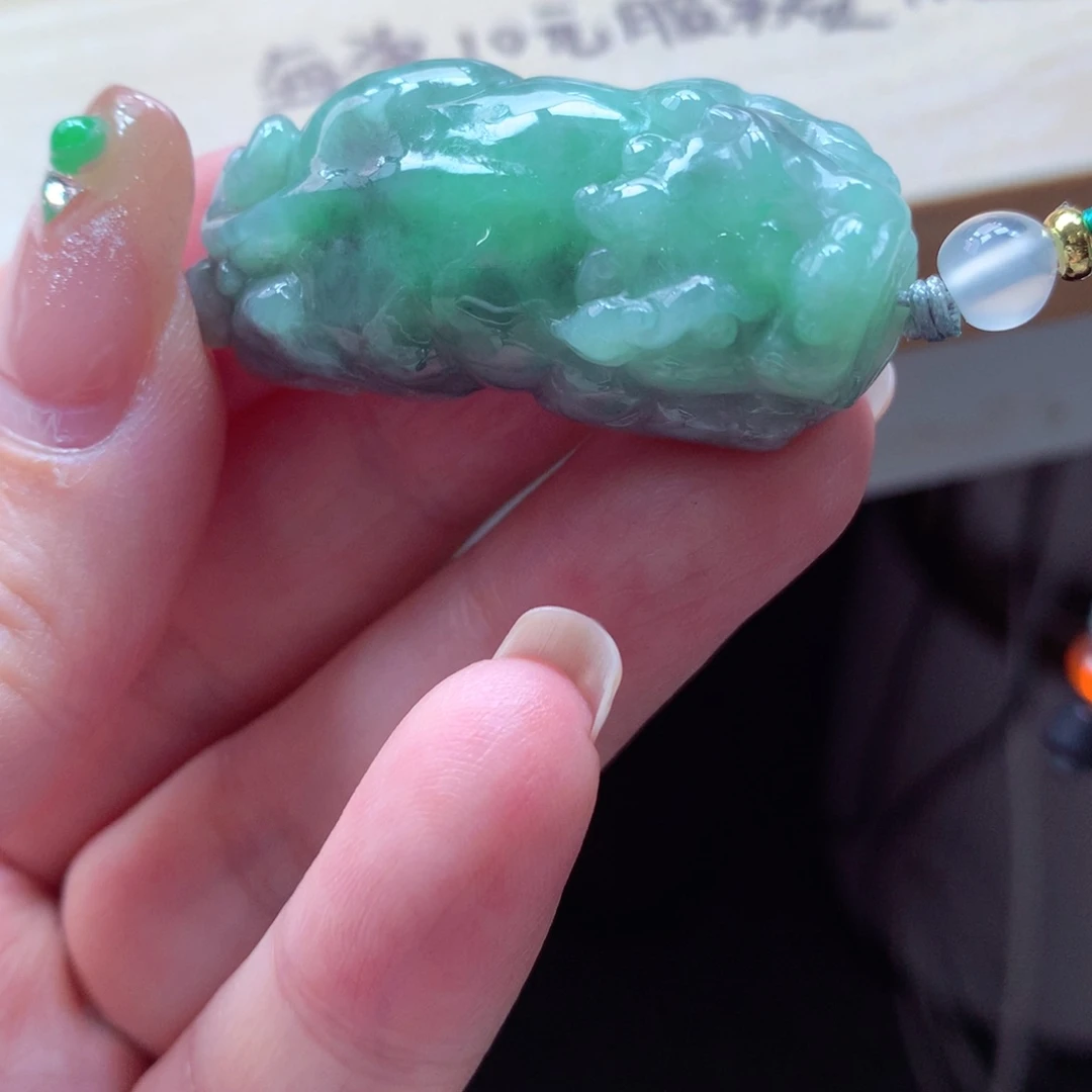 翡翠未镶嵌颈饰吊坠