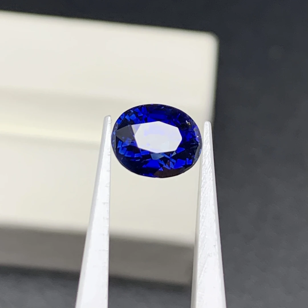 天然无烧皇家蓝宝石裸石2.04克拉7.39×6.11毫米椭圆形带吉尔德证