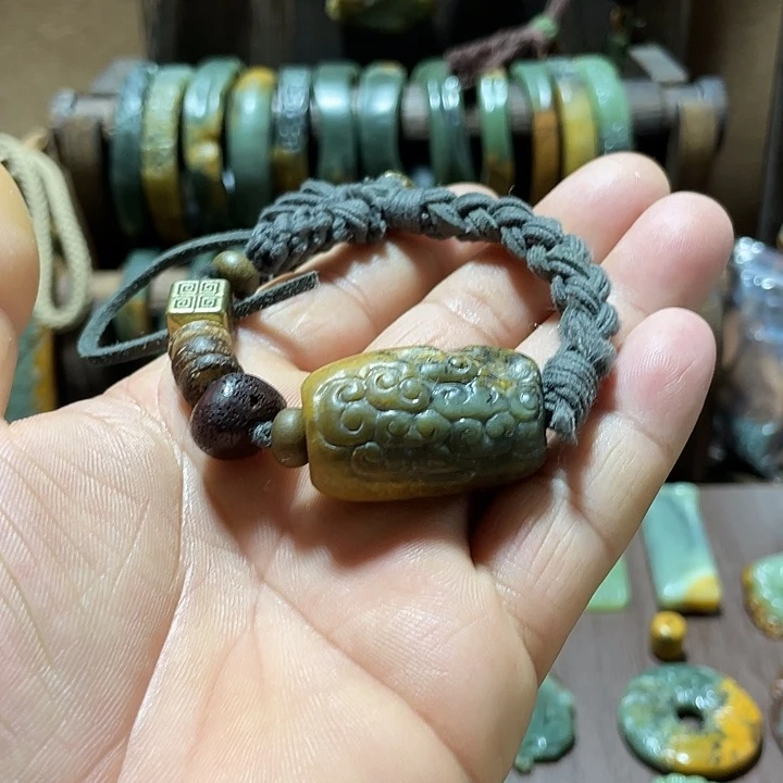 桃***来岫岩河磨玉（透闪石质玉）未镶嵌挂件