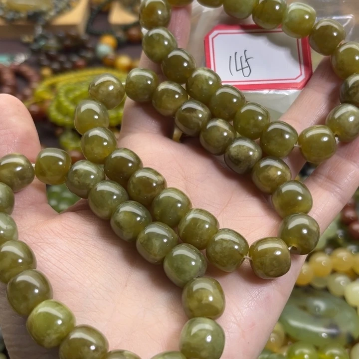 未镶嵌蛇纹石玉手链