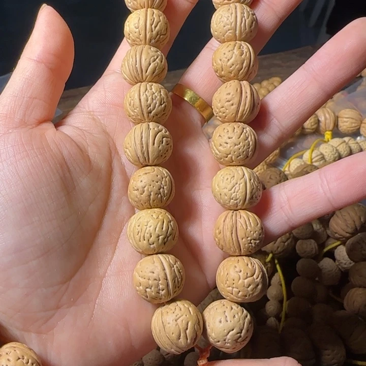 白***舍桃核吊坠盘锦小树皇