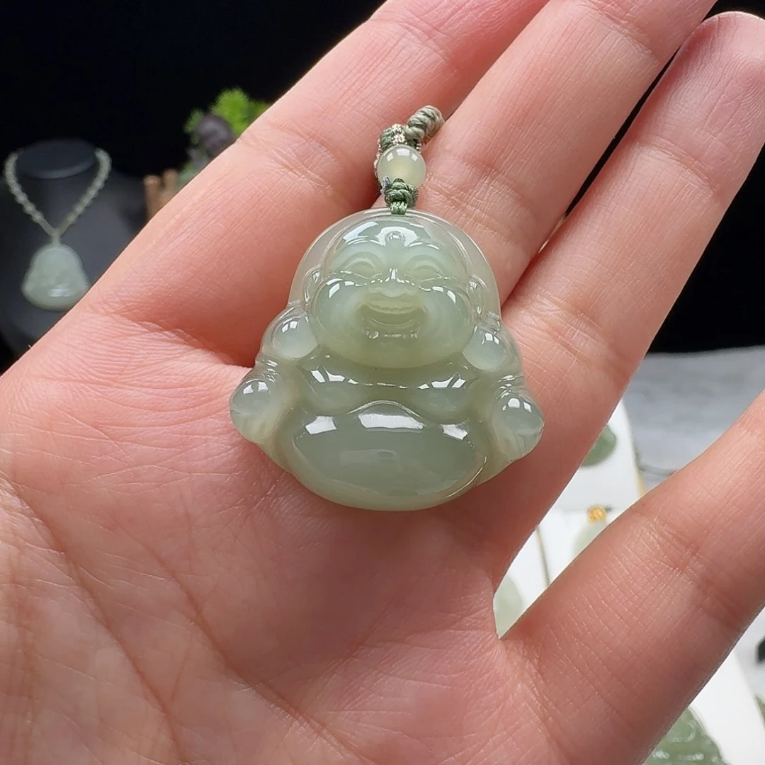 阿***乖和田玉未镶嵌颈饰