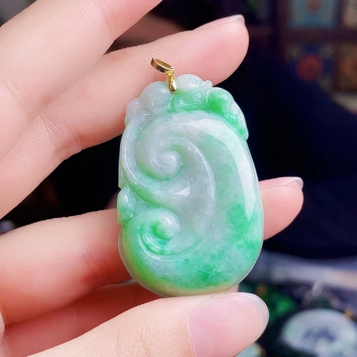 翡翠18K金镶嵌颈饰多样性