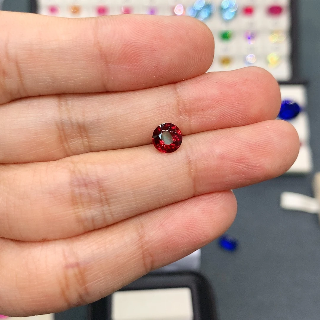 忘***川裸石未镶嵌尖晶石96分