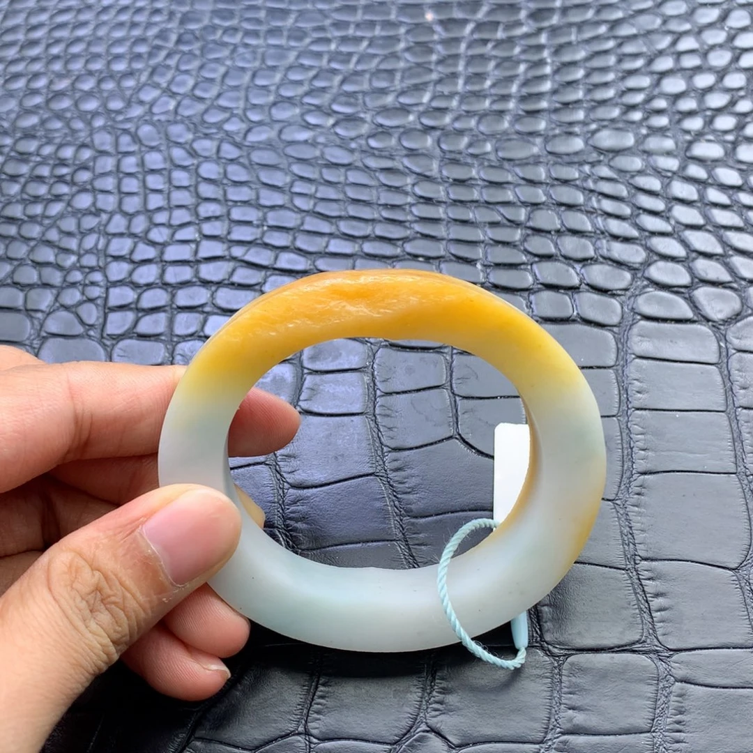 定制翡翠未镶嵌翡翠手镯