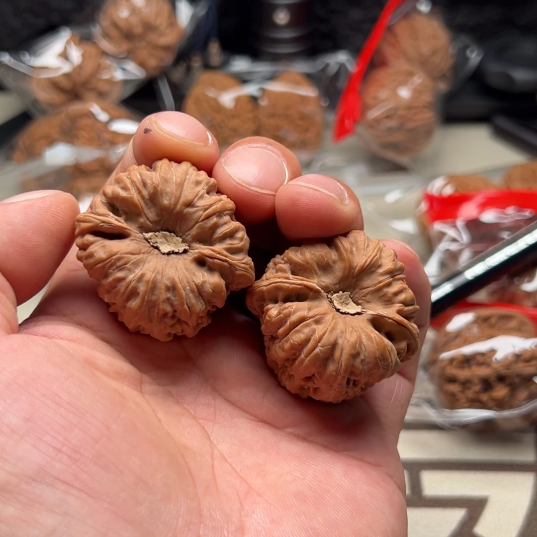 温***稳吊坠文玩核桃凹底40