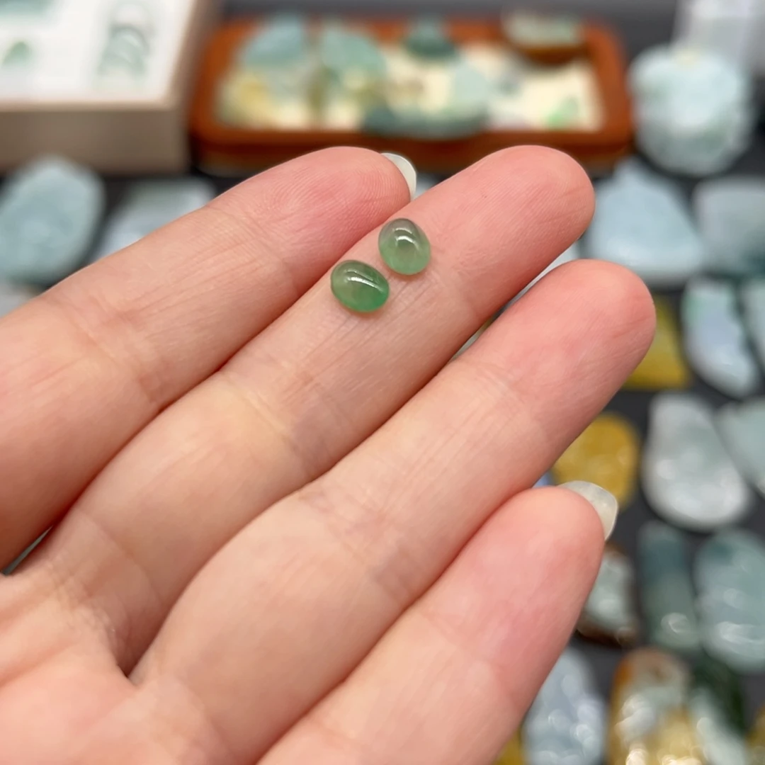 天***x翡翠未镶嵌颈饰蛋面