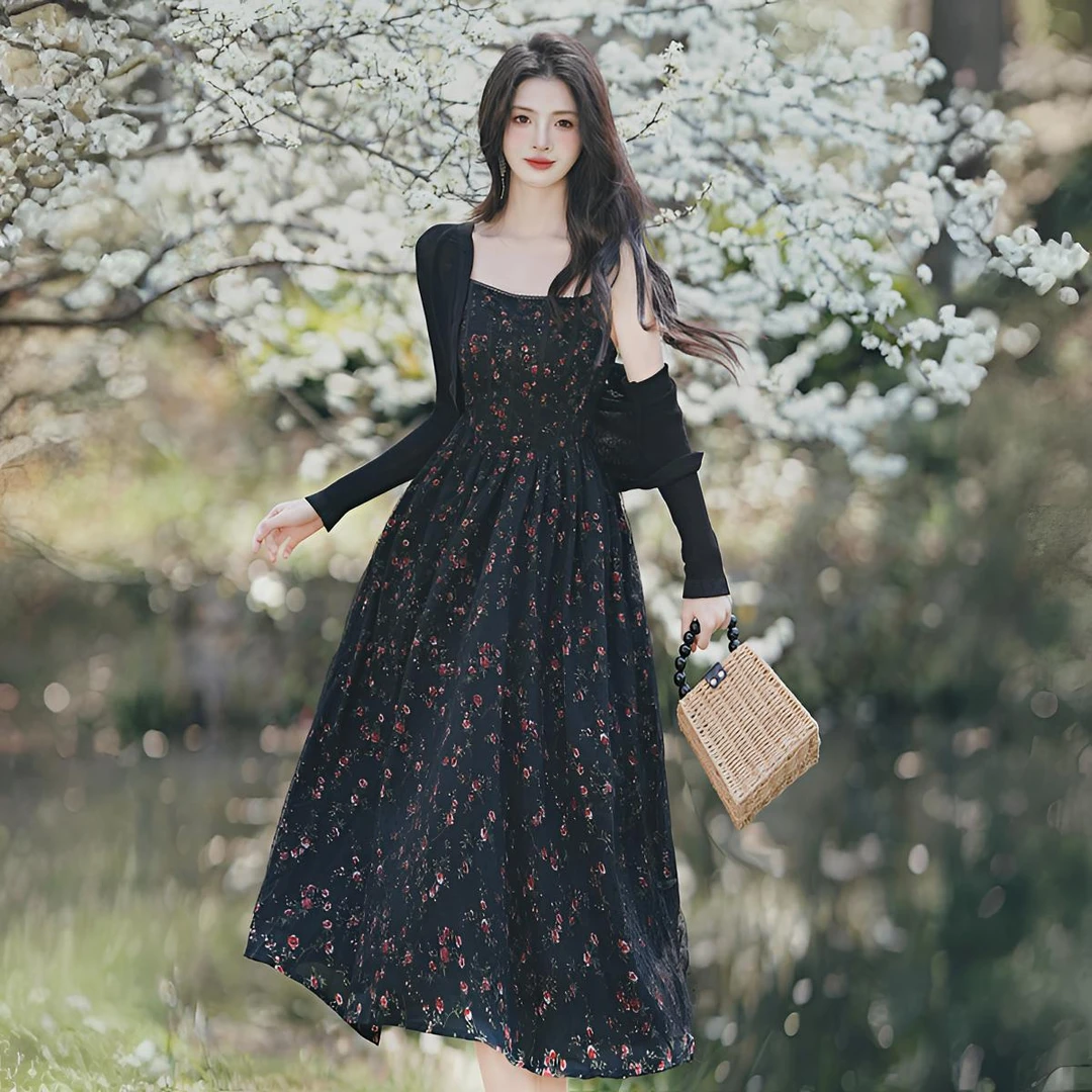 黑色温柔小碎花吊带连衣裙女夏季高级感显瘦小个子气质中长裙8685
