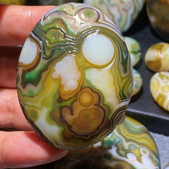 玛瑙/玉髓未镶嵌珠宝奇石46