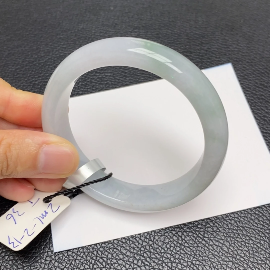 翡翠手镯未镶嵌天然翡翠手镯