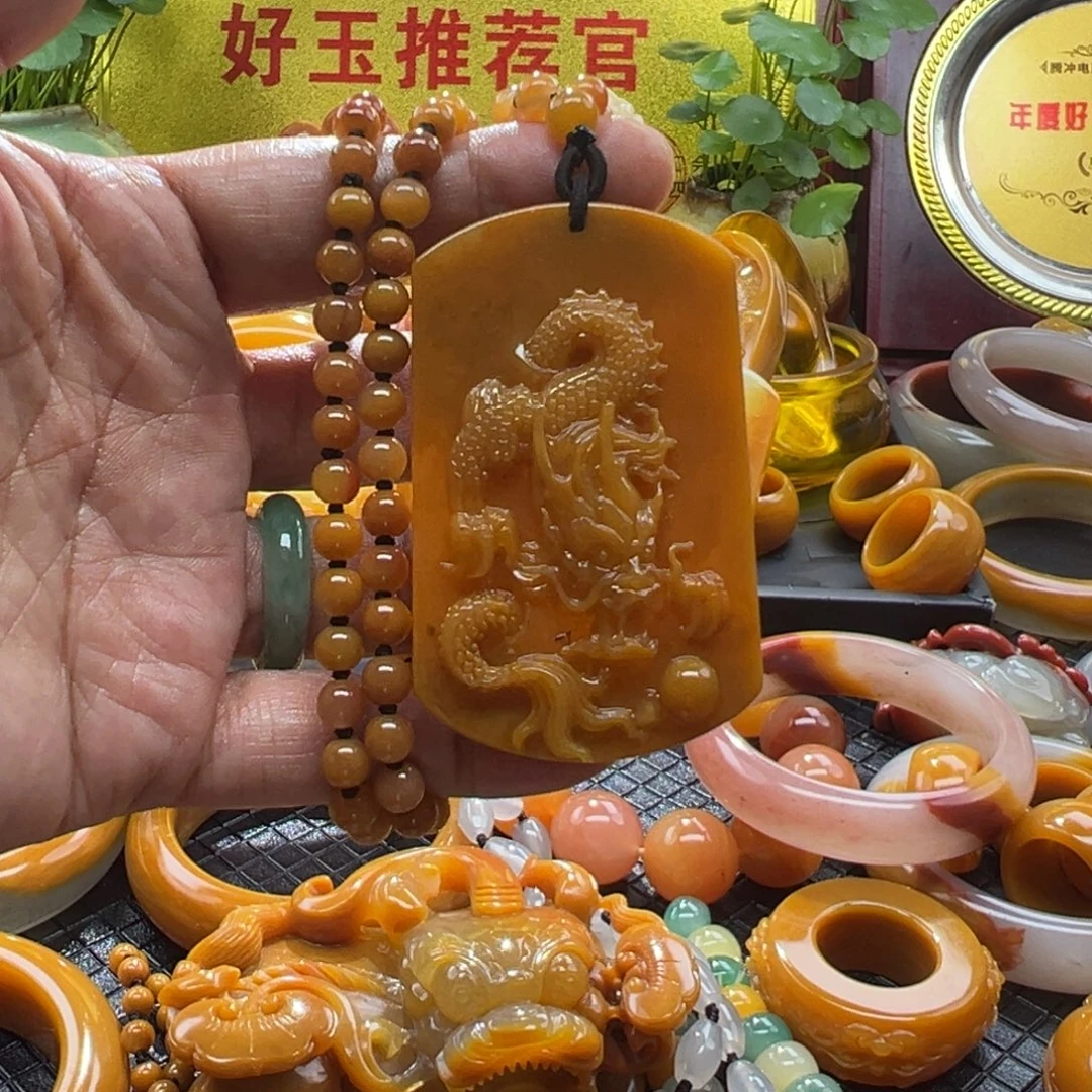 石英质玉未镶嵌颈饰