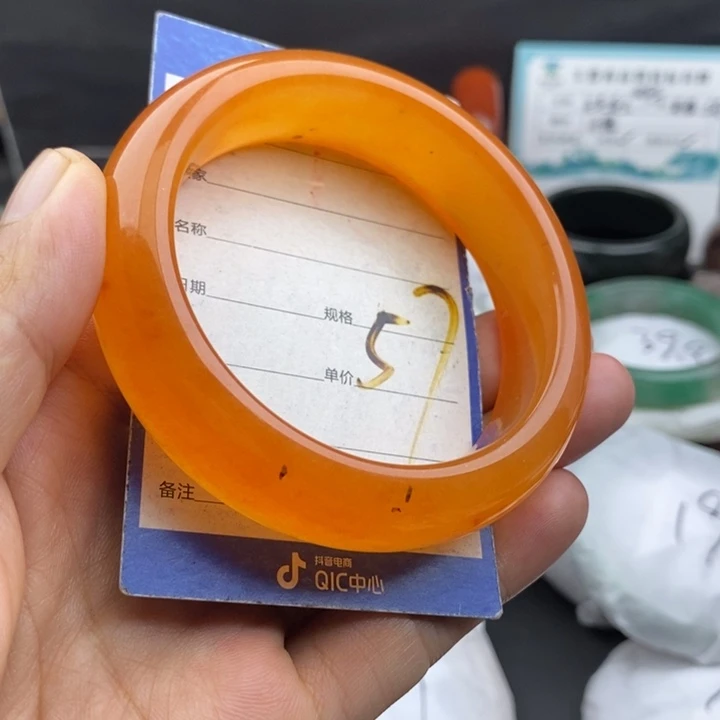 未镶嵌手镯石英质玉