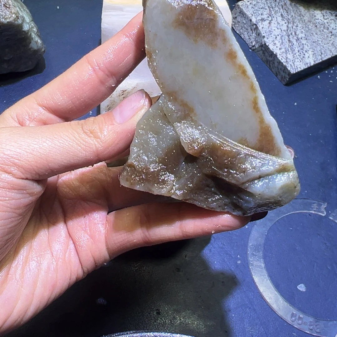 和田玉（翠青玉）未镶嵌珠宝半成品