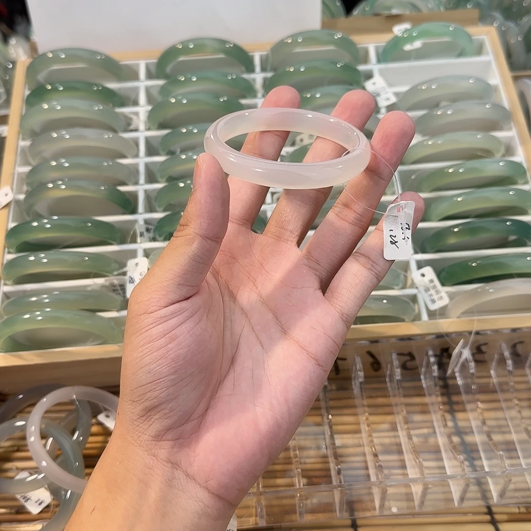 玛瑙/玉髓未镶嵌手镯圈口56.4