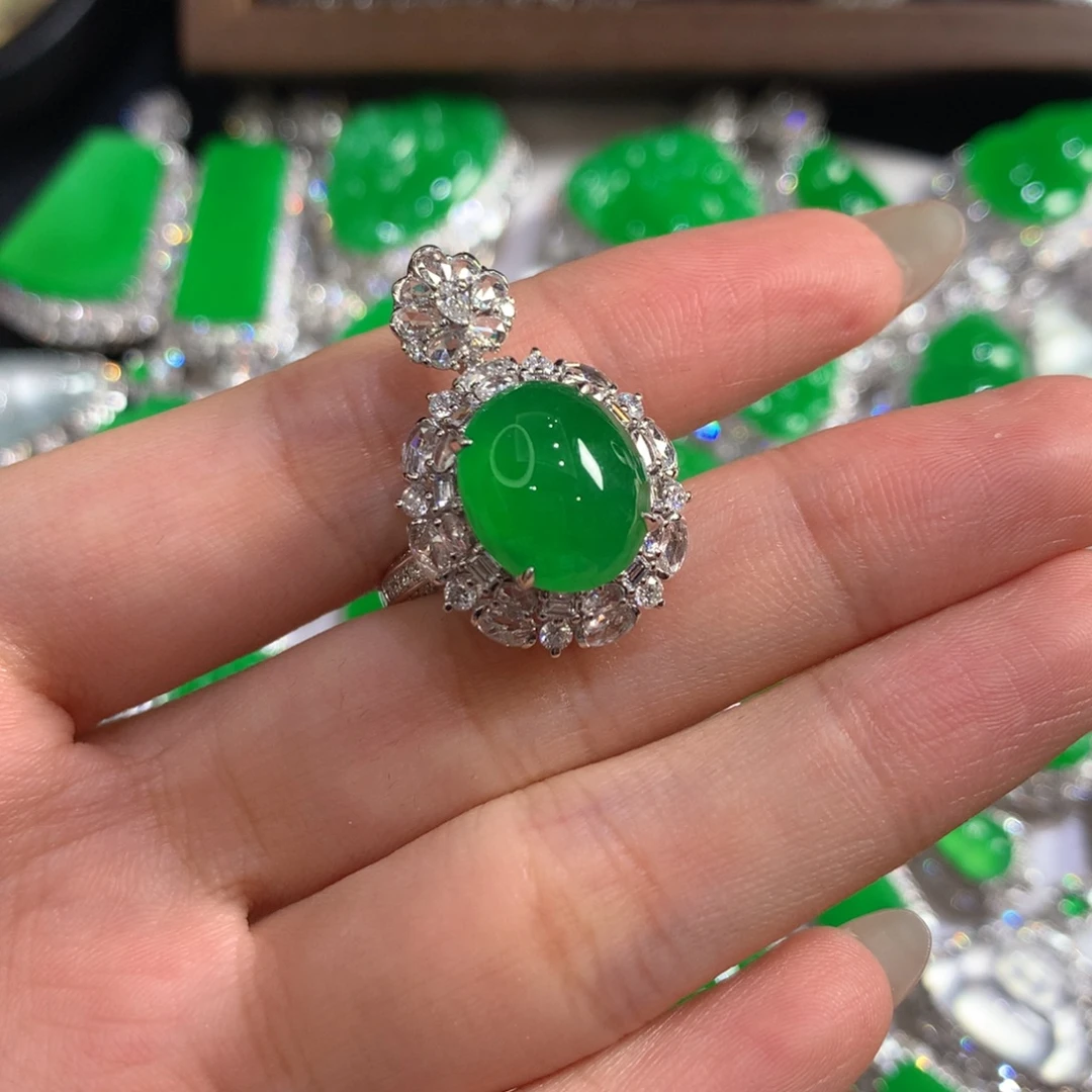 翡翠未镶嵌颈饰蛋面