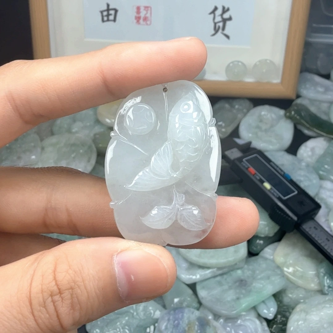 翡翠挂件未镶嵌翡翠