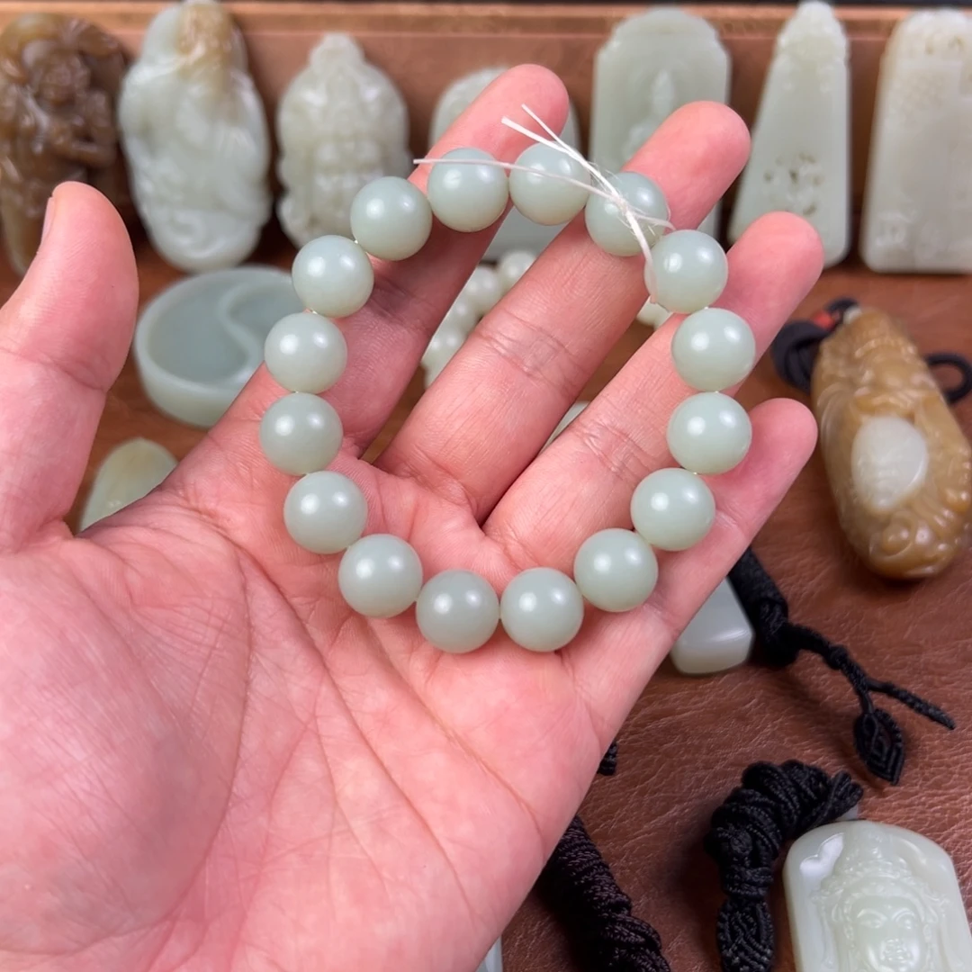 和田玉（青白玉）未镶嵌颈饰