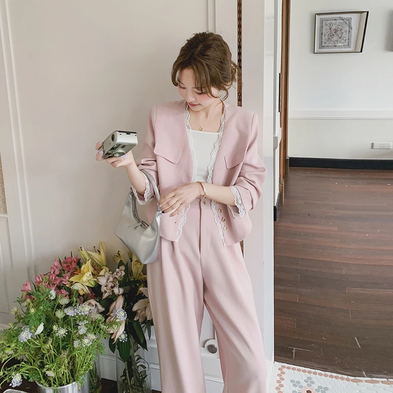小香风粉色套装女2025春季气质V领蕾丝拼接外套轻奢阔腿裤两件套