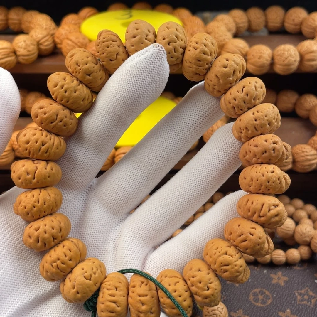 吊坠桃核肉盘桃精品