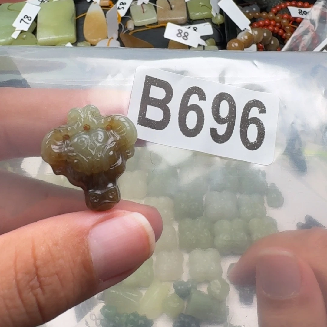和田玉未镶嵌珠宝奇石
