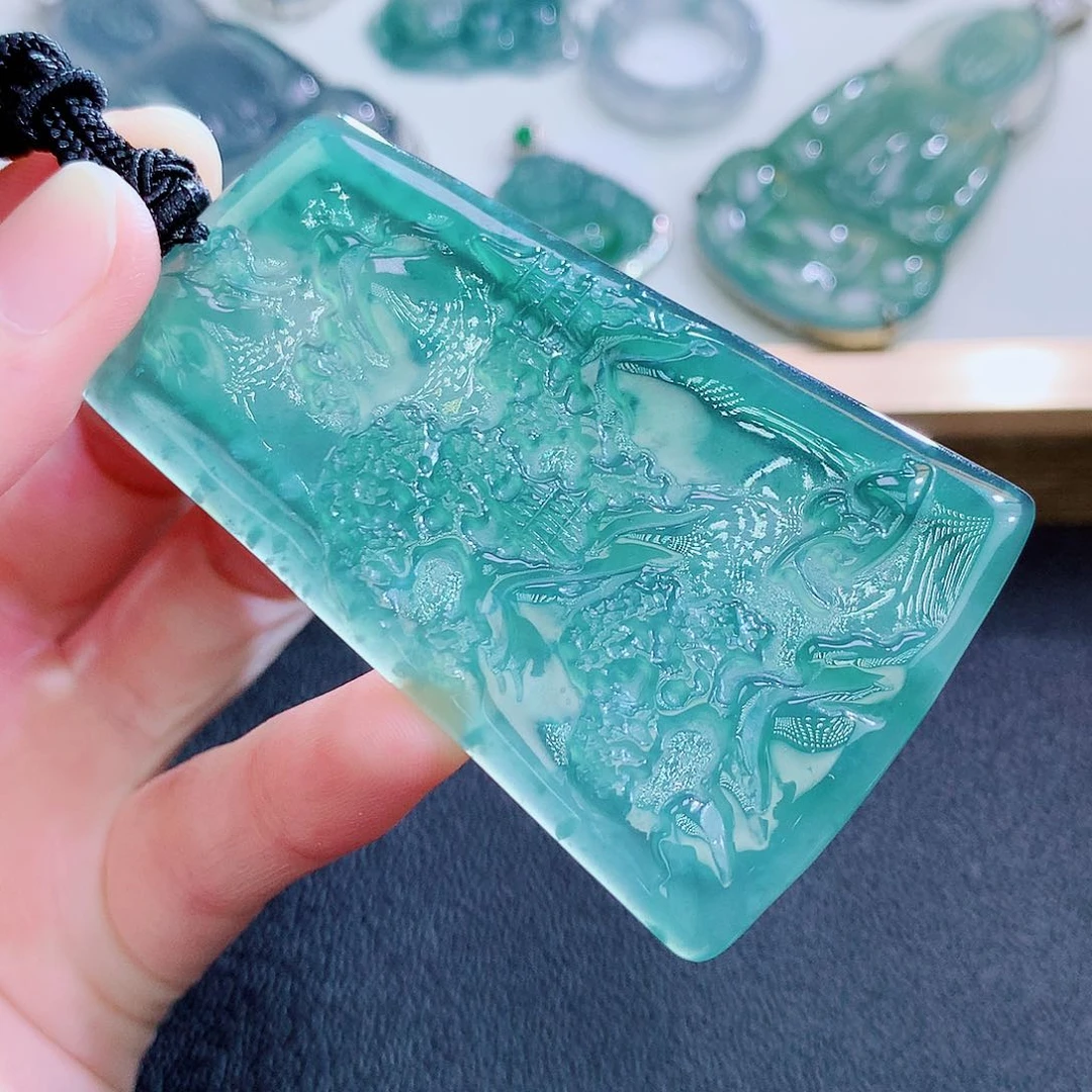 翡翠挂件未镶嵌翡翠
