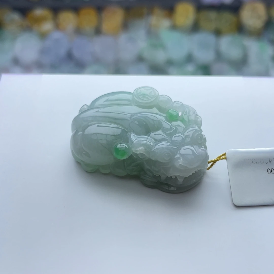 翡翠颈饰未镶嵌貔貅