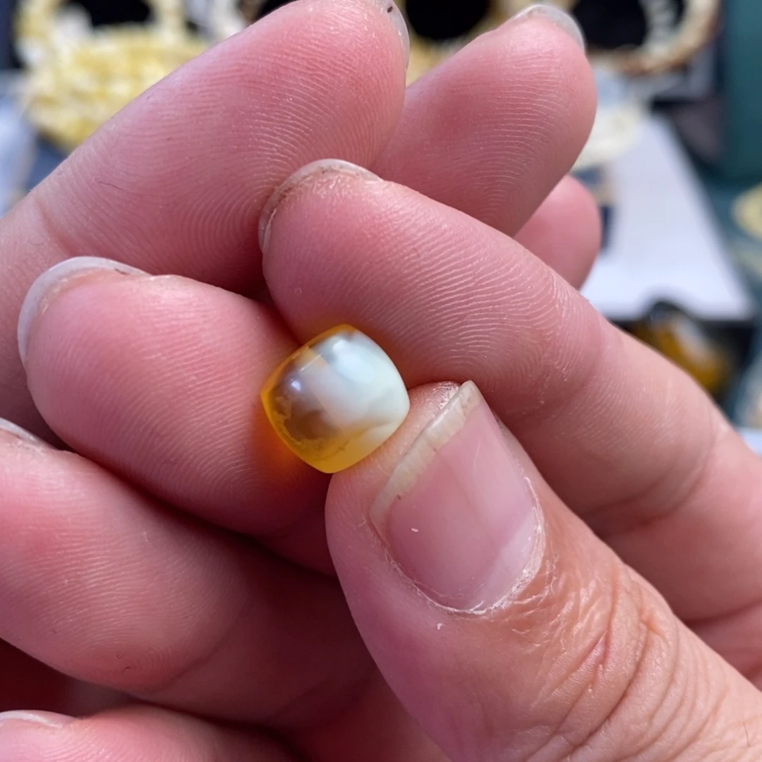 蜜蜡未镶嵌裸石10mm+