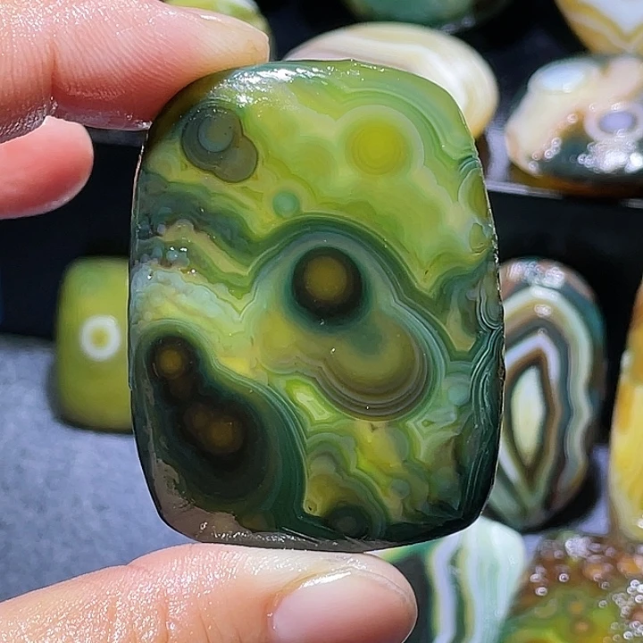 玛瑙/玉髓未镶嵌珠宝奇石