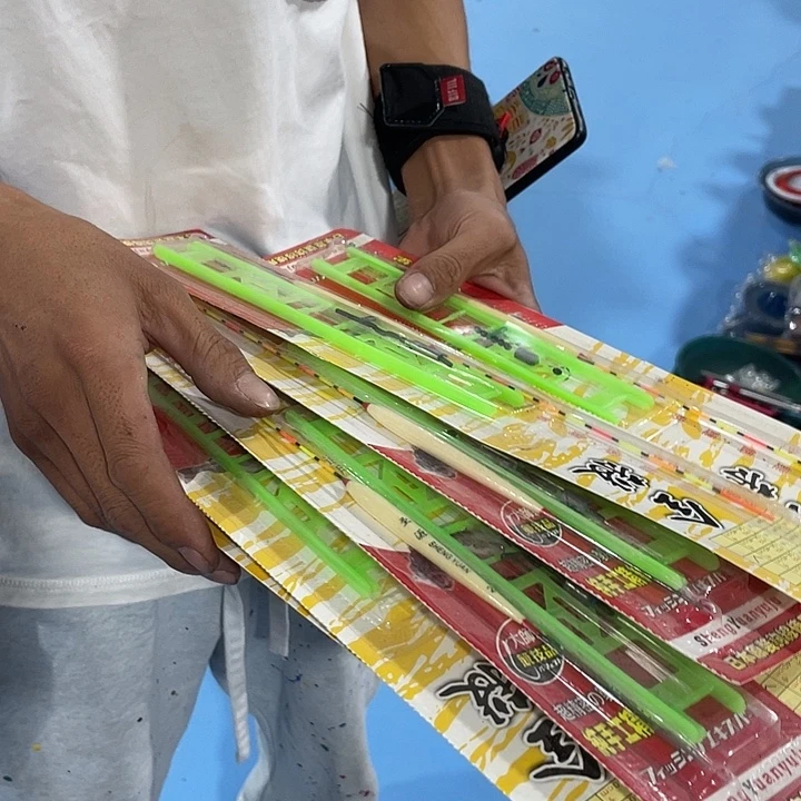 闪26套装渔具用品7个