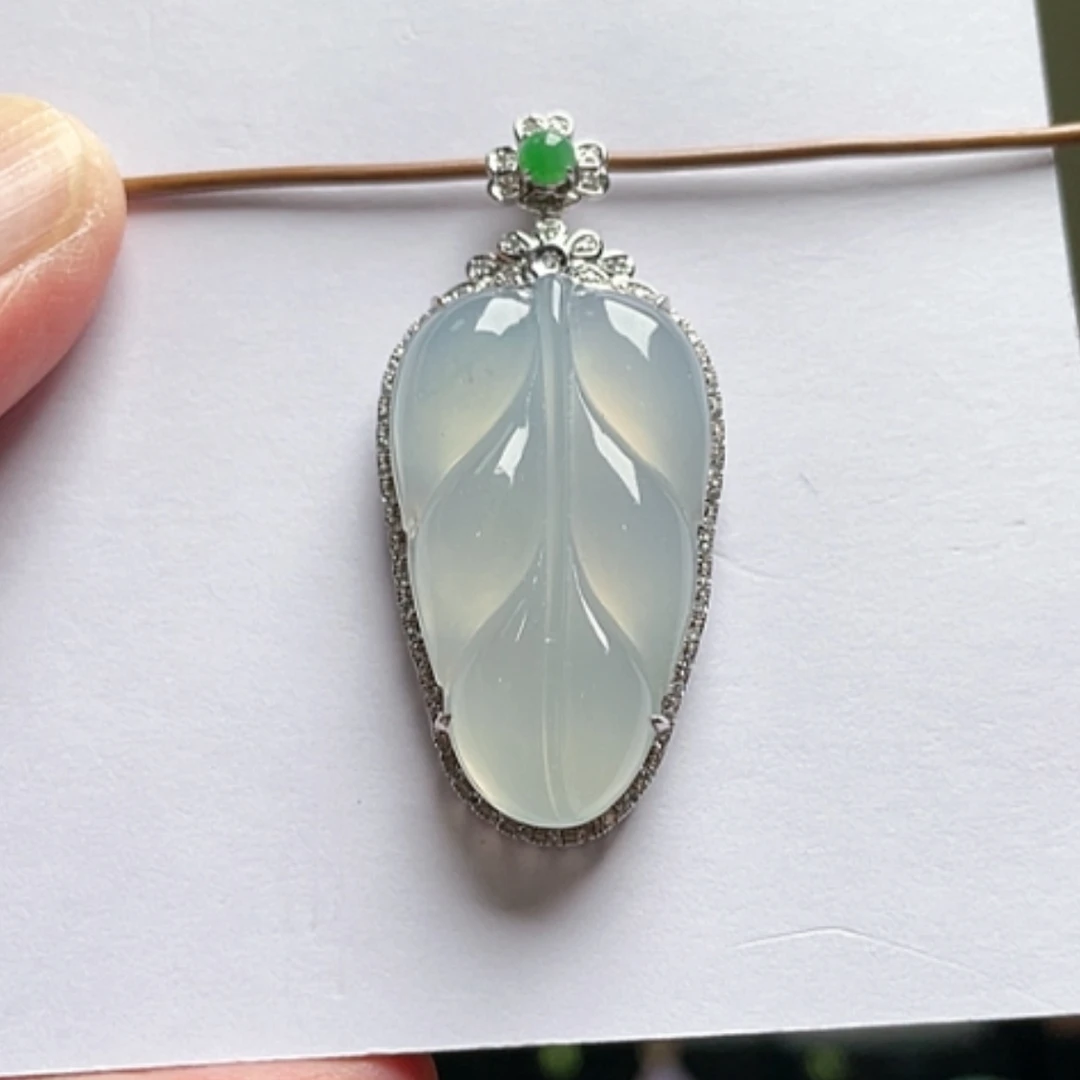 【闪购商品】吊坠(不含链)18K金镶嵌翡翠