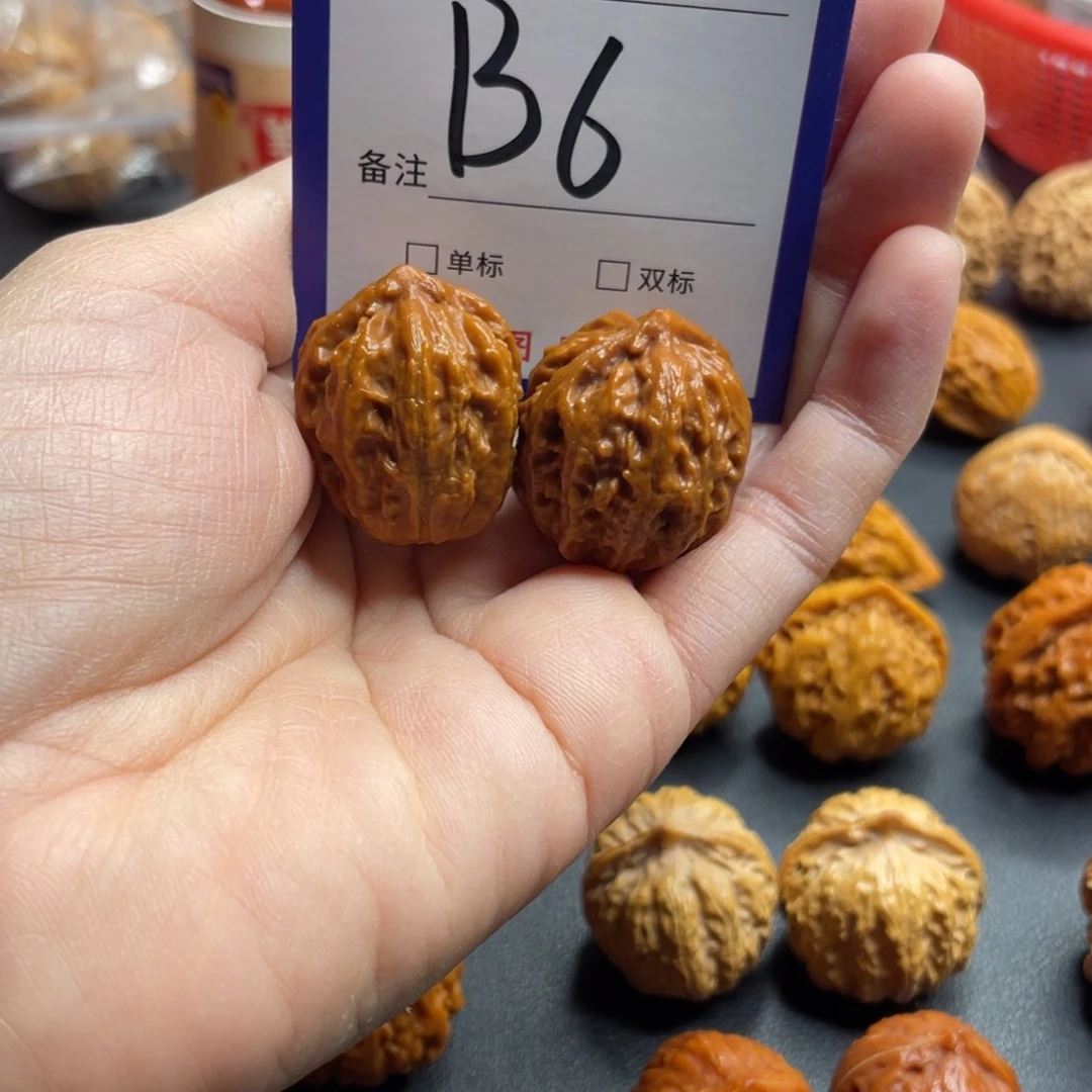 桃核吊坠核桃树小核桃果