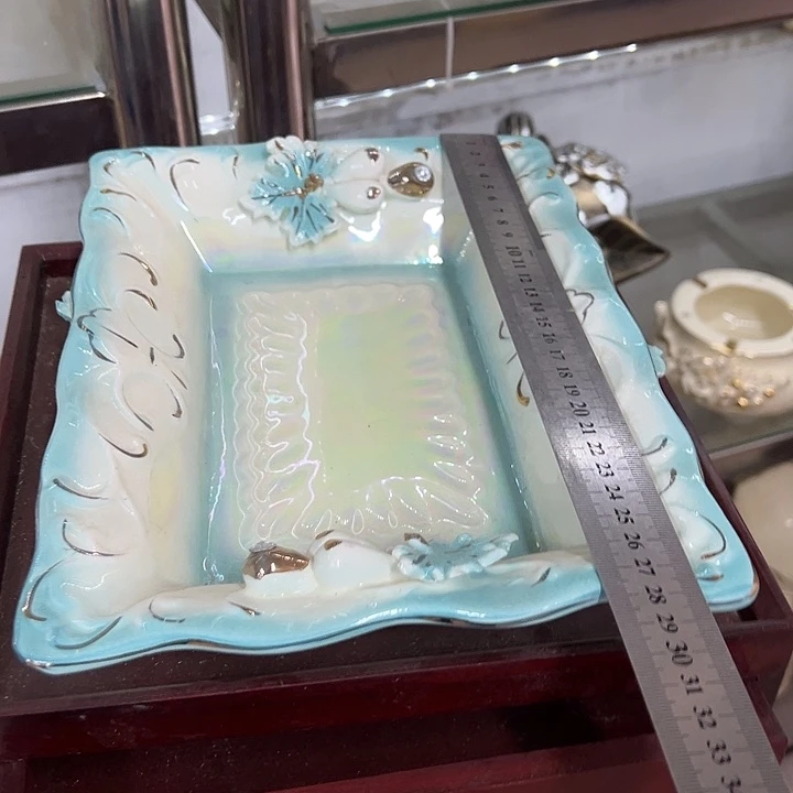 瓷片瑕。。。。。。。。？。。。？。。