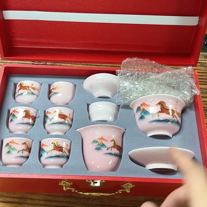 孤品茶具套装等。