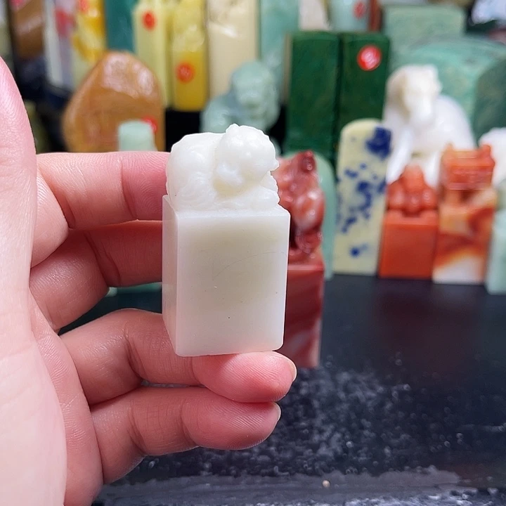 老挝石刀感偏硬的