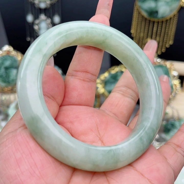 昵***置未镶嵌透闪石-蛇纹石玉手镯