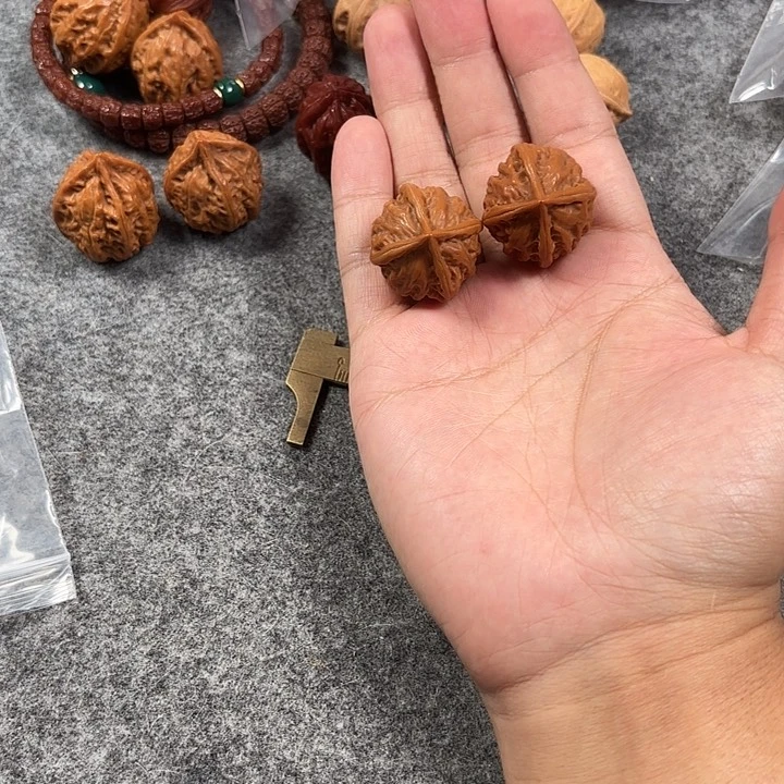 文玩核桃吊坠四楞