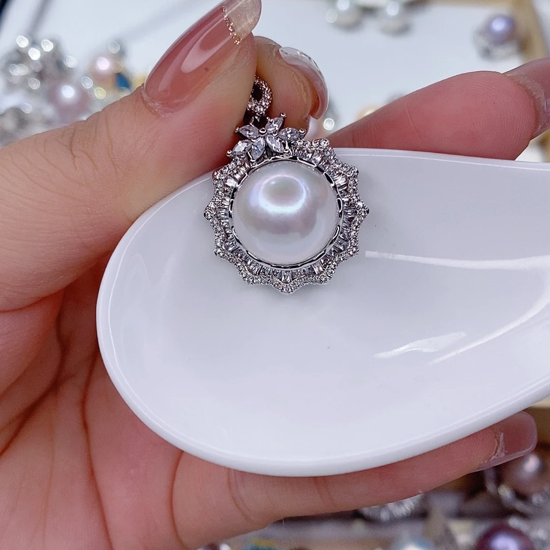 淡水珍珠吊坠(赠链)未镶嵌