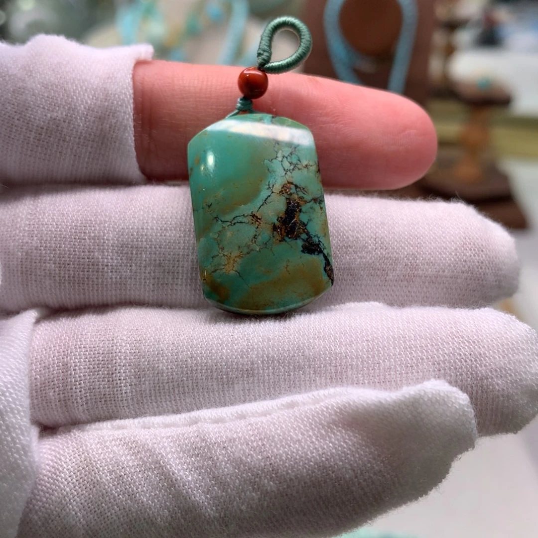 绿松石配饰未镶嵌