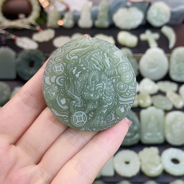 颈饰未镶嵌和田玉
