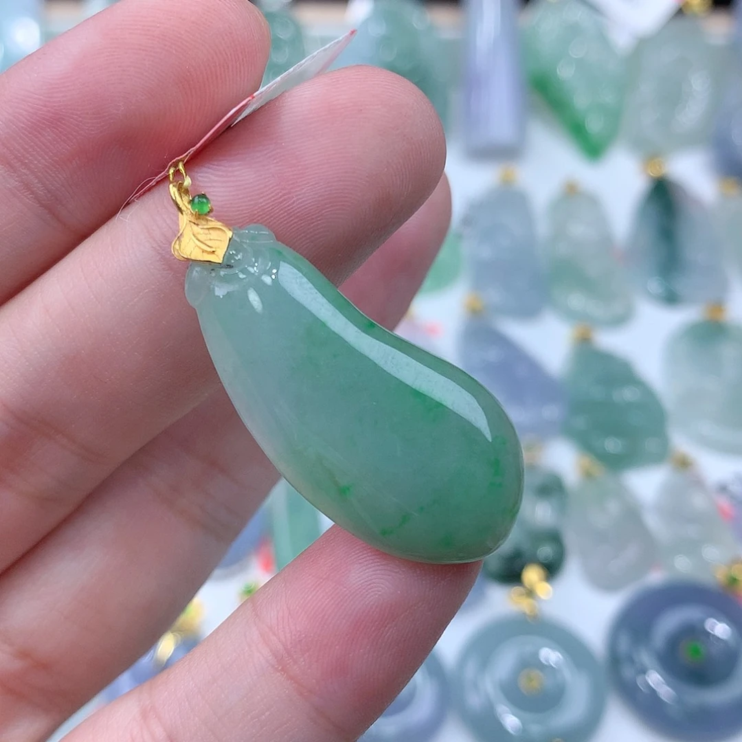 翡翠颈饰18K金镶嵌瓜