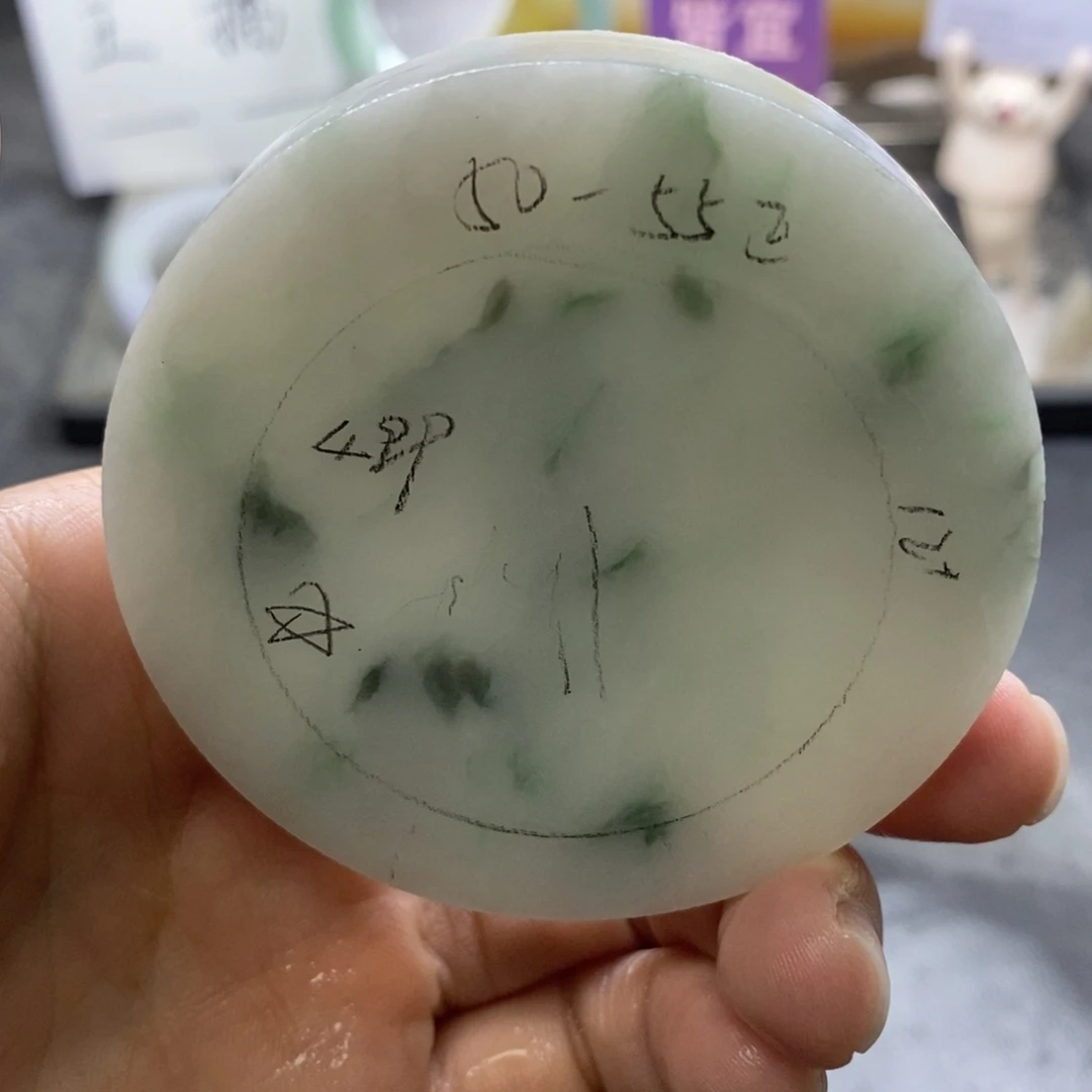 定制翡翠未镶嵌翡翠手镯