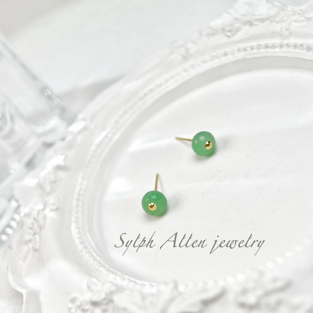 镶嵌天然翡翠耳钉精致小巧平安扣设计