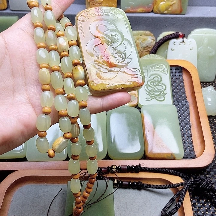新疆昆仑山脉料蛇
